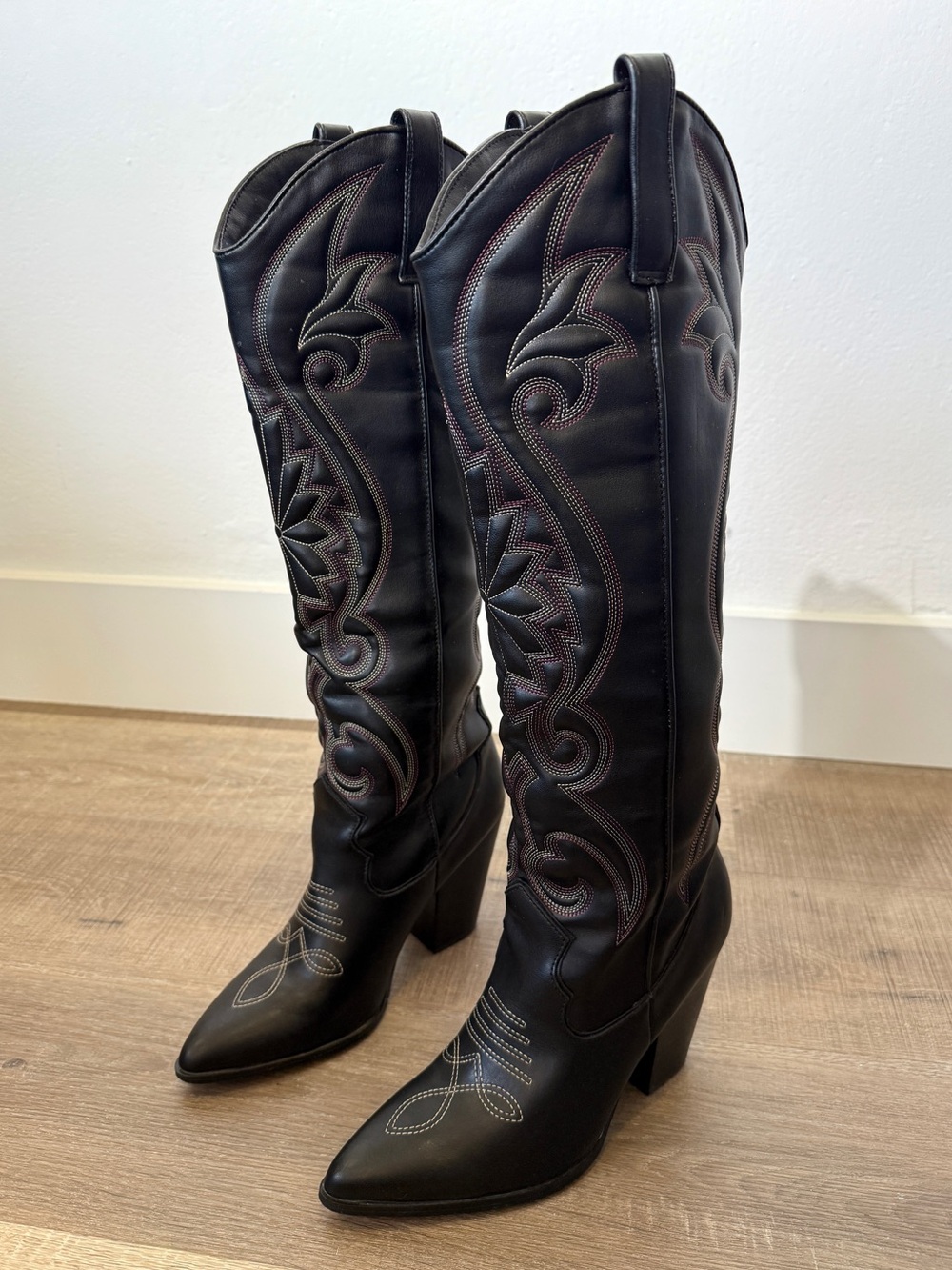 Steve Madden Lasso Black Western Boots Size 9M Knee High Embroidered